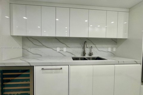 Condominio en venta en Bal Harbour, Florida, 3 dormitorios, 156.82 m2 № 1989137 - foto 9