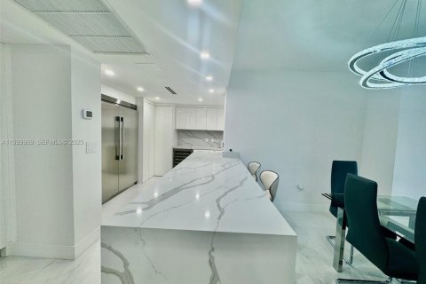 Condominio en venta en Bal Harbour, Florida, 3 dormitorios, 156.82 m2 № 1989137 - foto 5