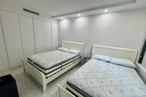 Condominio en venta en Bal Harbour, Florida, 3 dormitorios, 156.82 m2 № 1989137 - foto 19