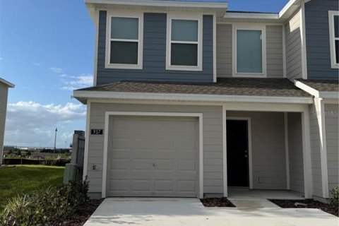 Townhouse in Davenport, Florida 3 bedrooms, 132.2 sq.m. № 2379634 - photo 3