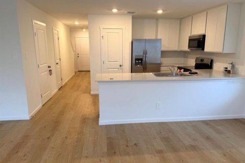 Townhouse in Davenport, Florida 3 bedrooms, 132.2 sq.m. № 2379634 - photo 8