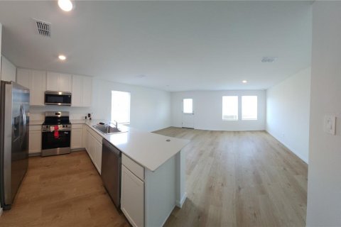 Townhouse in Davenport, Florida 3 bedrooms, 132.2 sq.m. № 2379634 - photo 6