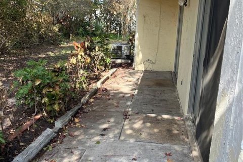 House in Orlando, Florida 2 bedrooms, 121.89 sq.m. № 2224341 - photo 17