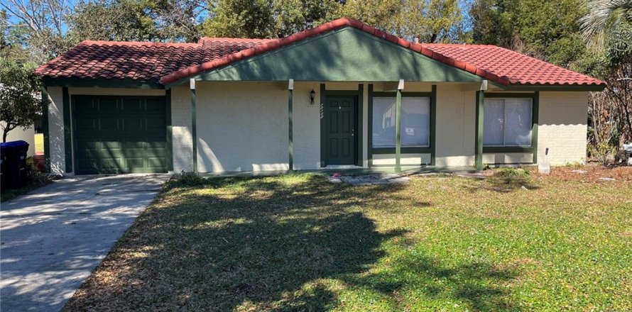 House in Orlando, Florida 2 bedrooms, 121.89 sq.m. № 2224341
