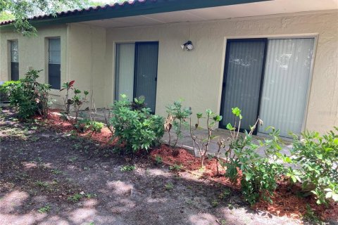 House in Orlando, Florida 2 bedrooms, 121.89 sq.m. № 2224341 - photo 10