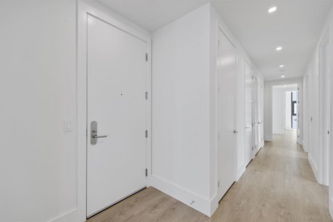 Condo in Lake Park, Florida, 3 bedrooms  № 2153831 - photo 2