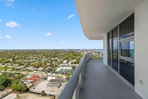 Condo in Lake Park, Florida, 3 bedrooms  № 2153831 - photo 26