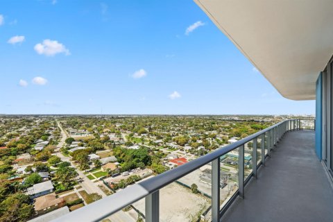 Condo in Lake Park, Florida, 3 bedrooms  № 2153831 - photo 25