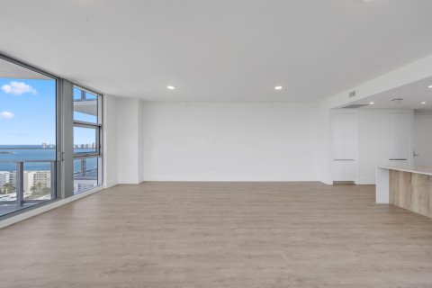 Condo in Lake Park, Florida, 3 bedrooms  № 2153831 - photo 5
