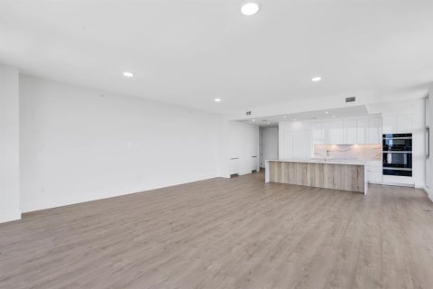 Condo in Lake Park, Florida, 3 bedrooms  № 2153831 - photo 4
