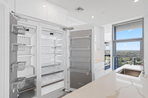 Condo in Lake Park, Florida, 3 bedrooms  № 2153831 - photo 15