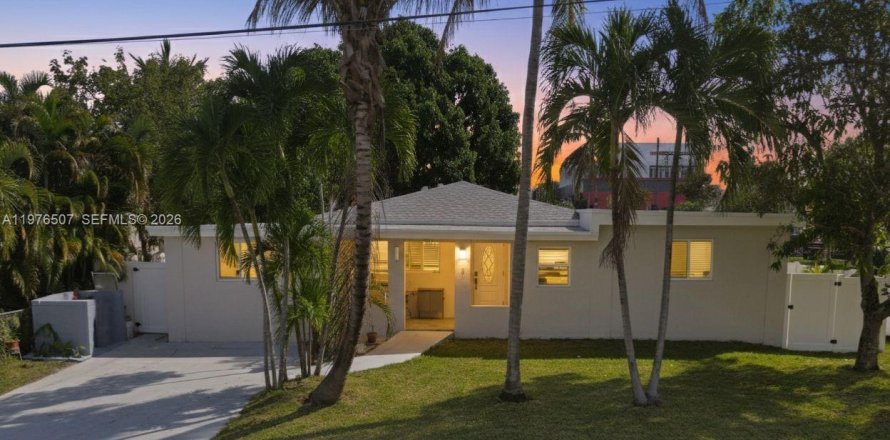 Immobilier commercial à Hollywood, Floride 233.28 m2 № 2041481