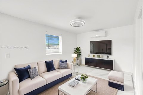 Immobilier commercial à vendre à Hollywood, Floride: 233.28 m2 № 2041481 - photo 15