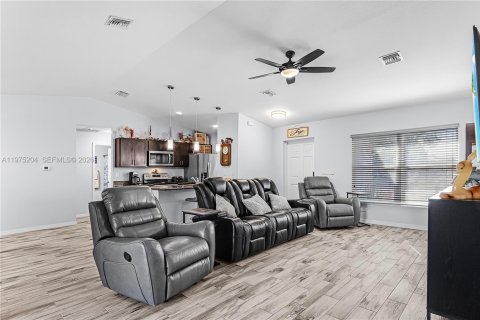 Villa ou maison à vendre à LaBelle, Floride: 3 chambres, 128.11 m2 № 2086569 - photo 13
