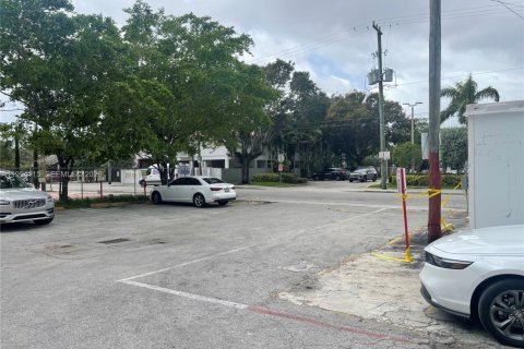 Immobilier commercial à vendre à Miami, Floride № 2055833 - photo 3