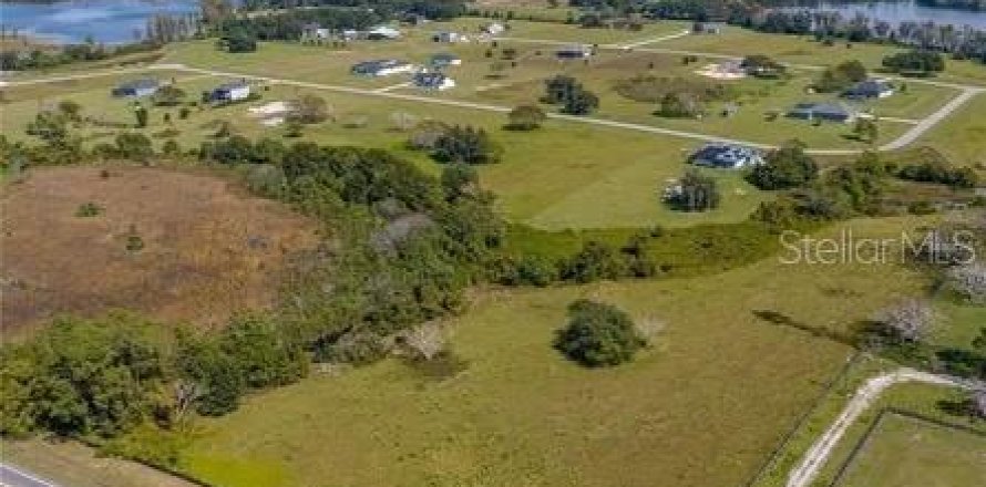 Terrain à Groveland, Floride № 2097240