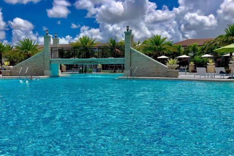 Снять в аренду таунхаус в Дорал, Флорида 4 спальни, 187.66м2, № 1977604 - фото 28