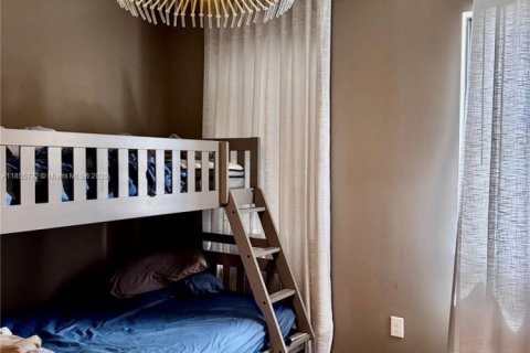 Снять в аренду таунхаус в Дорал, Флорида 4 спальни, 187.66м2, № 1977604 - фото 16