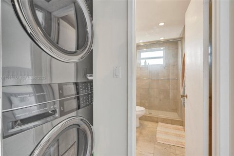 Copropriété à vendre à Miami Beach, Floride: 2 chambres, 116.41 m2 № 1982241 - photo 29