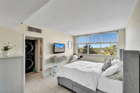 Copropriété à vendre à Miami Beach, Floride: 2 chambres, 116.41 m2 № 1982241 - photo 25