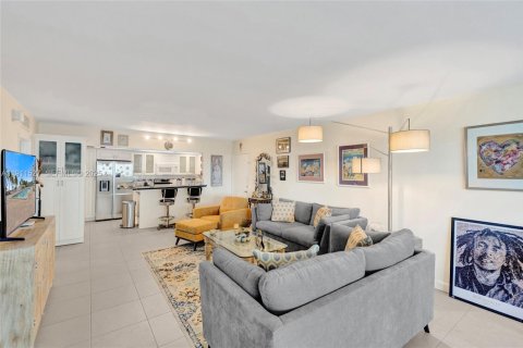 Copropriété à vendre à Miami Beach, Floride: 2 chambres, 116.41 m2 № 1982241 - photo 22