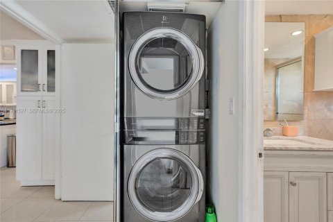 Copropriété à vendre à Miami Beach, Floride: 2 chambres, 116.41 m2 № 1982241 - photo 23