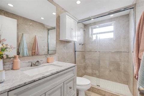 Copropriété à vendre à Miami Beach, Floride: 2 chambres, 116.41 m2 № 1982241 - photo 30