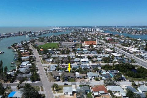 Casa en venta en Saint Pete Beach, Florida, 2 dormitorios, 105.17 m2 № 1724497 - foto 1