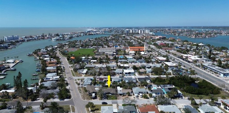 Casa en Saint Pete Beach, Florida 2 dormitorios, 105.17 m2 № 1724497
