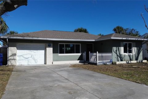 Casa en venta en Saint Pete Beach, Florida, 2 dormitorios, 105.17 m2 № 1724497 - foto 2