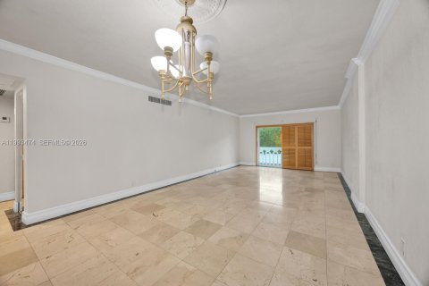 Condominio en alquiler en Coral Gables, Florida, 2 dormitorios, 114.92 m2 № 2057222 - foto 8