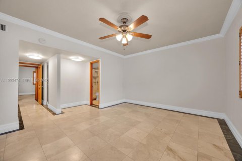 Condominio en alquiler en Coral Gables, Florida, 2 dormitorios, 114.92 m2 № 2057222 - foto 10