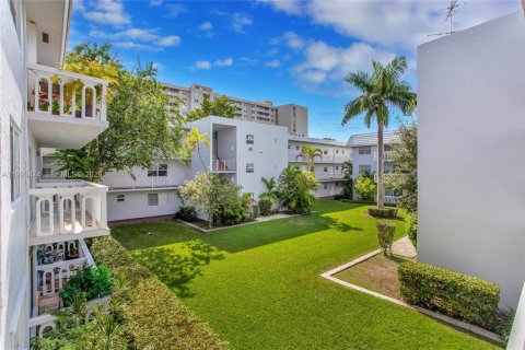 Condominio en Coral Gables, Florida, 2 dormitorios  № 2057222