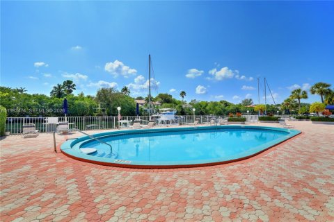 Condominio en alquiler en Coral Gables, Florida, 2 dormitorios, 114.92 m2 № 2057222 - foto 25