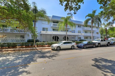 Condominio en alquiler en Coral Gables, Florida, 2 dormitorios, 114.92 m2 № 2057222 - foto 3