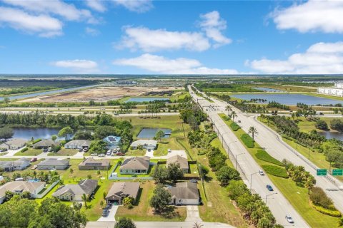 Купить виллу или дом в Порт-Сент-Луси, Флорида 4 спальни, 207.92м2, № 1947575 - фото 24