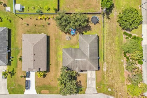 Купить виллу или дом в Порт-Сент-Луси, Флорида 4 спальни, 207.92м2, № 1947575 - фото 23