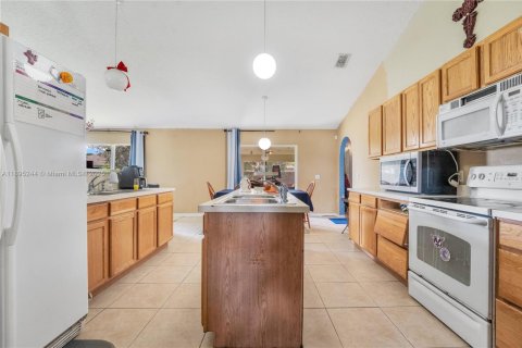 Купить виллу или дом в Порт-Сент-Луси, Флорида 4 спальни, 207.92м2, № 1947575 - фото 7