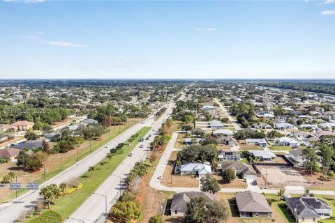 Villa ou maison à vendre à Port St. Lucie, Floride: 4 chambres, 207.92 m2 № 1947575 - photo 27
