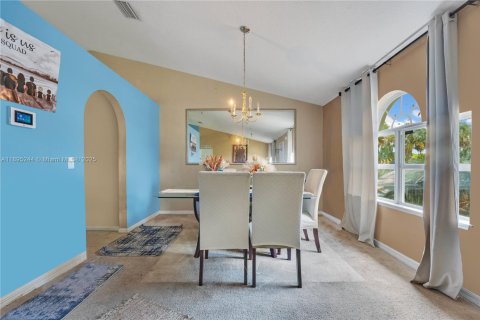 Купить виллу или дом в Порт-Сент-Луси, Флорида 4 спальни, 207.92м2, № 1947575 - фото 3