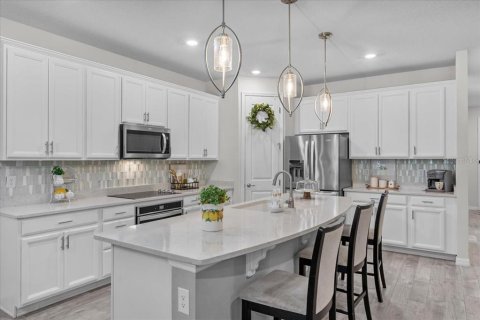 Casa en venta en Winter Garden, Florida, 5 dormitorios, 270.9 m2 № 1899228 - foto 2
