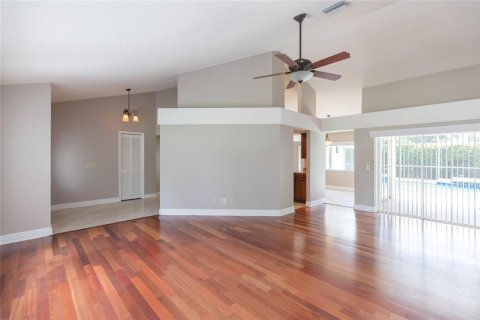 House in Brandon, Florida 3 bedrooms, 236.16 sq.m. № 2285387 - photo 10
