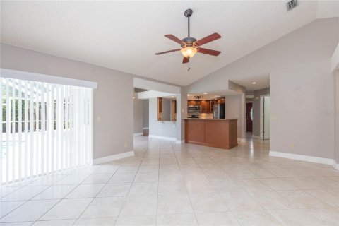 House in Brandon, Florida 3 bedrooms, 236.16 sq.m. № 2285387 - photo 24