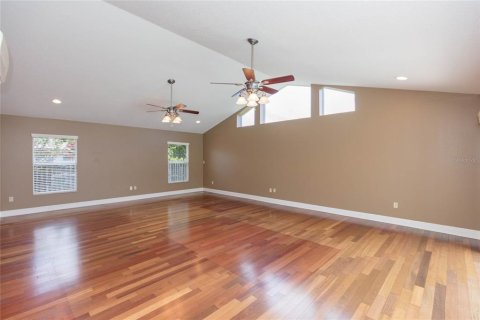 House in Brandon, Florida 3 bedrooms, 236.16 sq.m. № 2285387 - photo 26