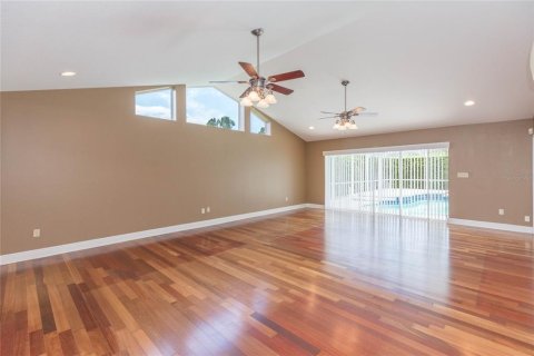 House in Brandon, Florida 3 bedrooms, 236.16 sq.m. № 2285387 - photo 29