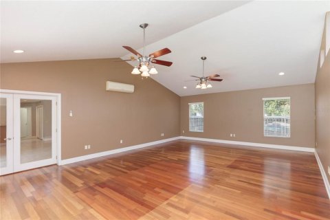 House in Brandon, Florida 3 bedrooms, 236.16 sq.m. № 2285387 - photo 27