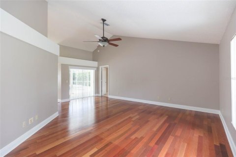 House in Brandon, Florida 3 bedrooms, 236.16 sq.m. № 2285387 - photo 9