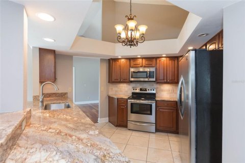 House in Brandon, Florida 3 bedrooms, 236.16 sq.m. № 2285387 - photo 13