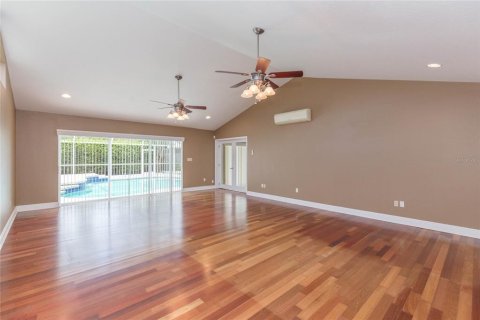 House in Brandon, Florida 3 bedrooms, 236.16 sq.m. № 2285387 - photo 28