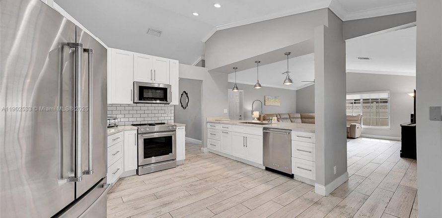 Дом в Плантация, Флорида 4 спальни, 233.46м2 № 1953915